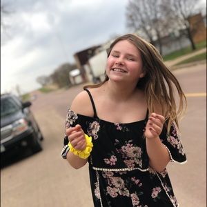 Meet your Posher, Lina